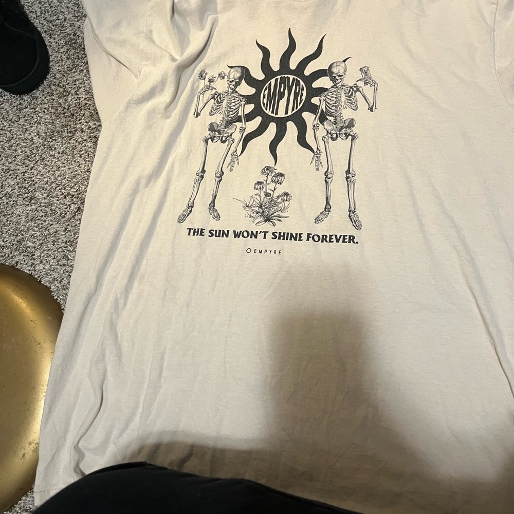 Emptre Tshirt